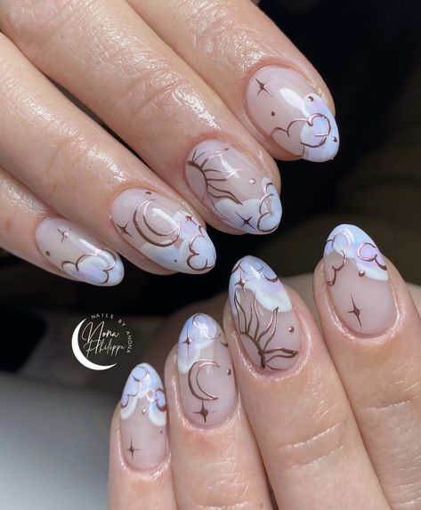 Cute Witchy Nails, Aphrodite Nail Design, Astrology Themed Nails, Hand Drawn Nail Art, Almond Fairy Nails, Almond Nails Astrology, Cherub Nails Designs, Witchy Nails, Manicure Inspiration