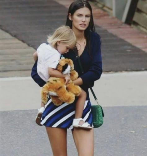 Bianca Balti, Yoga Mom, Paparazzi Photos, Future Lifestyle, Carrie Bradshaw, Models Off Duty, Mom Style, Primavera Estate, Best Mom