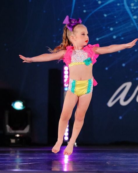 I am so proud and impressed with this little rockstar!!! 

She has worked 5/6 months on this solo and she got to finally out it on the big stage for the first time ever!! At her very first dance comp!! Not bad for 4 years old! 

She cannot stop watching the video and is already asking when the next competition lol we’re hooked her for a while.. lol 🤣💃

@ampdancecompetition #Oklahoma #OKC #Dance #ThrillerDance