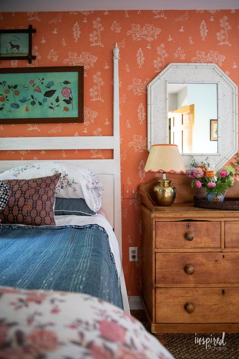 Retreat to Hayes Cottage #cottage #vacation #rental #virgina #bluemont #cottagecore #cabin #decorating #decor #vintage #vintagestyle Eclectic Cottage, Virginia House, Queen Bedroom, King Bedroom, Overnight Guests, English Cottage, Lounge Room, Cozy Cottage, Cozy Corner