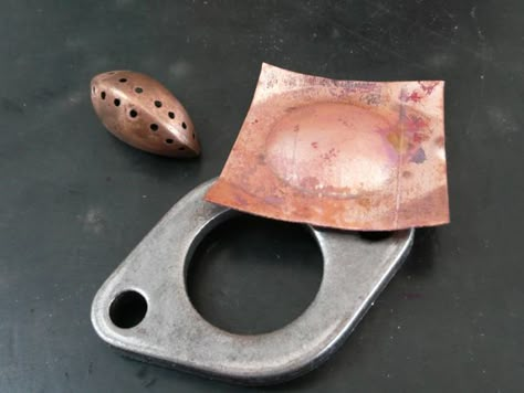 Diy Jewelry Making Tools, Metal Art Jewelry, Silversmithing Jewelry, Laura Jane, Metal Forming, Metalsmithing Jewelry, Metal Clay Jewelry, School Jewelry, Jewelry Making Tools