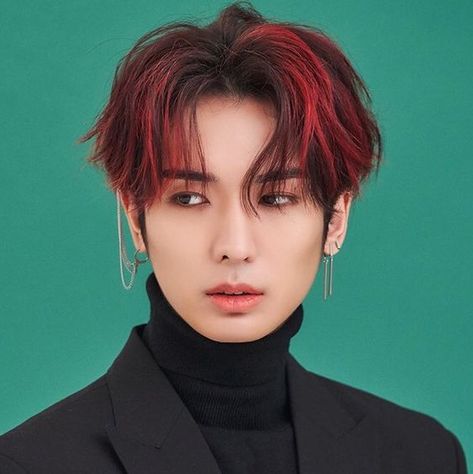 30 Classy Block Dyed Hair You'll Want to Copy Immediately. #blockdyedhair #blockdyedhairshort #blockdyedhaircurly #blockdyedhairblonde Block Dyed Hair, Block Haircut, Kpop Hair Color, Red Hair Boy, Boys Colored Hair, Two Block Haircut, Red Hair Men, Dyed Hair Men, Mens Hair Colour