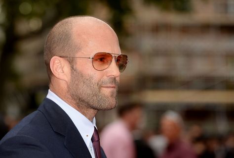 Barba Hipster, Bald Men, Beard Life, Jason Statham, Moda Vintage, Mens Sunglasses, Short Hair Styles, Actors, Mens Outfits