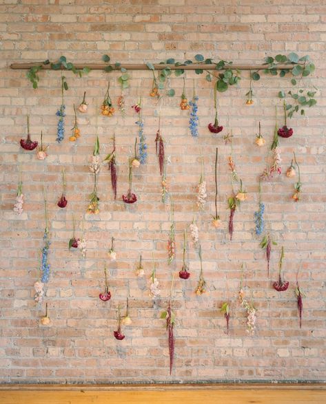 Cheap Wedding Photo Backdrop, Floral Backdrop Wedding Receptions, Fall Garden Wedding Decor, Floral Background Party, Floral Picture Backdrop, Boho Wildflower Bridal Shower Decor, Wild Flower Backdrop, Wildflower Balloon Garland, Bridal Party Table Backdrop