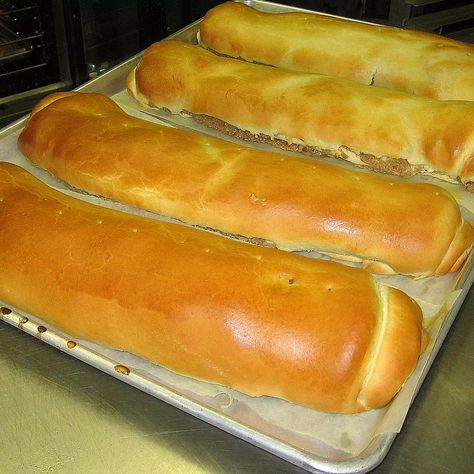 Easy Nut Roll Recipe, Old Fashioned Nut Roll Recipe, Recipe With Sour Cream, Nut Roll Recipe, Nut Roll, Croatian Food, Slovak Recipes, Nut Rolls, Yeast Dough