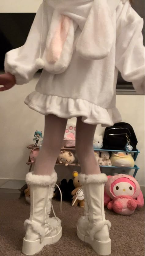 Kawaii Clothes Winter, Kawaii Core Outfit, Kawaiicore Fashion, Sanrio Outfits, Cute Kawaii Outfits, Hello Kitty Hoodie, Kawaii Outfit Ideas, Kawaii Outfits, Kawaii Outfit