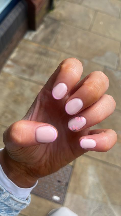 Gel biab on natural nails with pink flowers Pink Nails Biab, Easy Biab Nail Designs, First Biab Nails, Short Biogel Nails, Round Biab Nails, Biab Nail Ideas Spring, Spring Biab Nails 2024, Natural Biab Nails, Gel Nails On Natural Nails