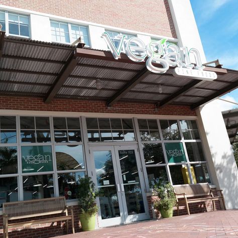 This Black-Owned Vegan Grocery Store to Open Locations in Every Major US City by 2024 Steven Smith, Best Diet Foods, Vegan Grocery, Vegan Store, Vegan Shopping, Plant Based Lifestyle, Food Club, Nutrient Dense Food, Best Vegan Recipes