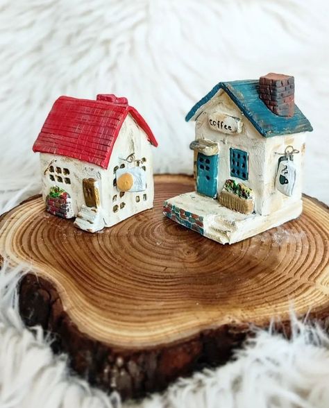 Fairy House Clay, House Ceramic, Air Dry Clay Projects, Clay Houses, Small Houses, Ceramic Houses, Miniature House, Fairy House, Ceramic Decor