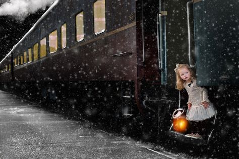 Christmas Train Photo Shoot, Polar Express Photo Backdrop, Polar Express Photo Shoot, Winter Train, Cloth Backdrop, Winter Family Photos, Garden Backdrops, The Polar Express, Digital Art Photography