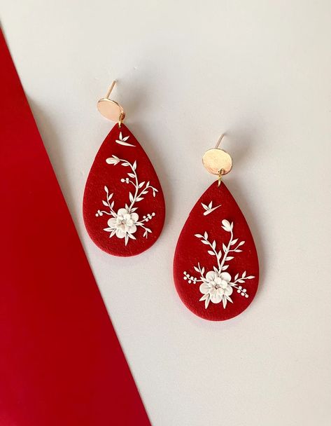 Red Flower Earring for Women / Embroidered Polymer Clay - Etsy Turkey Red Clay Earrings, Red Polymer Clay Earrings, Clay Embroidery, Red Flower Earrings, Polymer Clay Flower Jewelry, Polymer Earrings, Flower Earring, Clay Flower, Clay Jewelry Diy