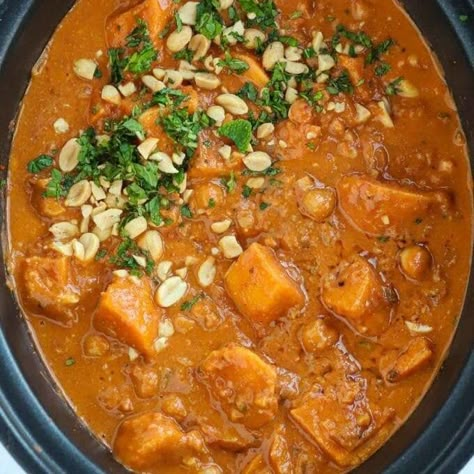 Sweet Potato & Peanut Butter Vegan Stew {Slow Cooker Recipe} Taming Twins, Orzo Bake, Indian Spinach, Sweet Potato Peanut Butter, Dump Bags, Slow Cooker Dump, Slow Cooker Chicken Casserole, Vegan Stew Recipes, Slow Cooker Beef Curry