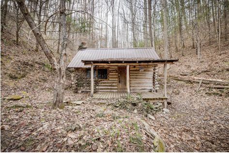 Off-Grid Fixer Upper Log Cabin For Sale W/Views/Springs And Ponds on 11 Acres Tennessee $150,000 - Country Life Dreams Small Wood Stove, Log Cabins For Sale, Natural Spring Water, Cabins For Sale, Off Grid Cabin, Stone Pathway, Vacant Land, Spring Nature, The Cabin