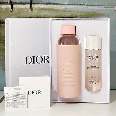 Dior Water Bottle, Dior Products, Dior Pink, Apple Watch Accessories, Glass Water Bottle, Jewelry Fashion Trends, Luxury Makeup, High Cholesterol, Exclusive Gift