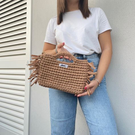 handmade crochet bag with fringes, made in recyled cotton #crochet #crochetbag #borsauncinetto #borsa #fashion #inspo #crochetmania #crochetinspo #crochetinspiration #moda #ootd #outfit #outfitidea #photo #pin #uncinetto #handmade #fattoamano #hook #hooked #crochetidea #crocheting #crochetterapia #clutchbag #crochetclutchbag #cherry #cherrybag #cotton #recycledcotton #enviroment Crochet Clutch Bags, Handmade Crochet Bags, Sewing Clothes Women, Photo Pin, Clothes Women, Crochet Bags, Cotton Crochet, Ootd Outfit, Sewing Clothes