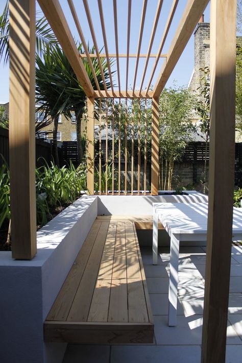 i like this modern pergola look Pergola Modern, Modern Pergola Designs, Garden Design London, Contemporary Garden Design, Modern Pergola, Courtyard Design, Pergola Design, Backyard Pergola, Landscape Designs