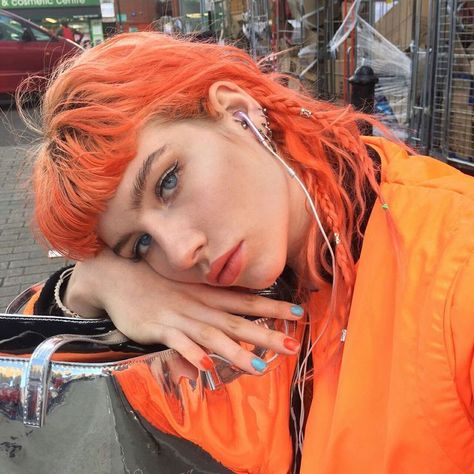 Cheveux Oranges, Soft Grunge Hair, 90s Grunge Hair, Short Grunge Hair, Hair Streaks, Mullet Hairstyle, Dye My Hair, Orange Hair, Hair Inspo Color