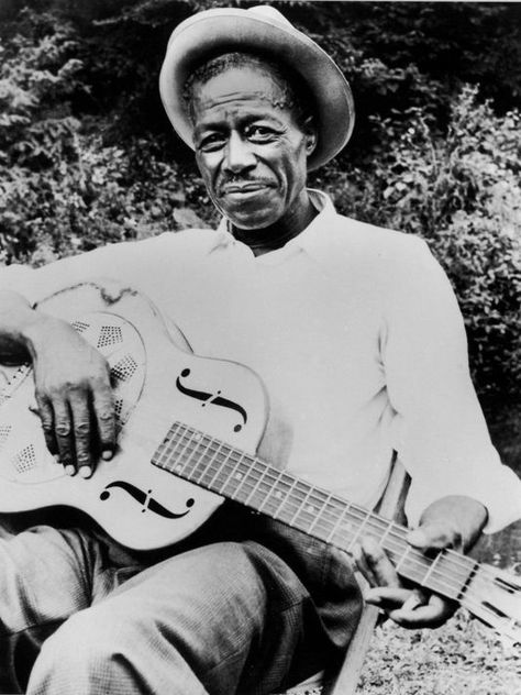 Mississippi Delta Blues, Son House, Mississippi Delta, Robert Johnson, Delta Blues, Blues Musicians, Blues Artists, Muddy Waters, Blues Guitar