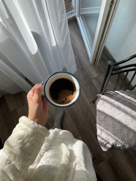 #morning #gm #coffee #morningcoffee Early Morning Coffee Aesthetic, Early Morning Coffee, Erin Krakow, Coffee Aesthetic, How To Wake Up Early, Morning Light, Early Morning, Morning Coffee, Good Morning