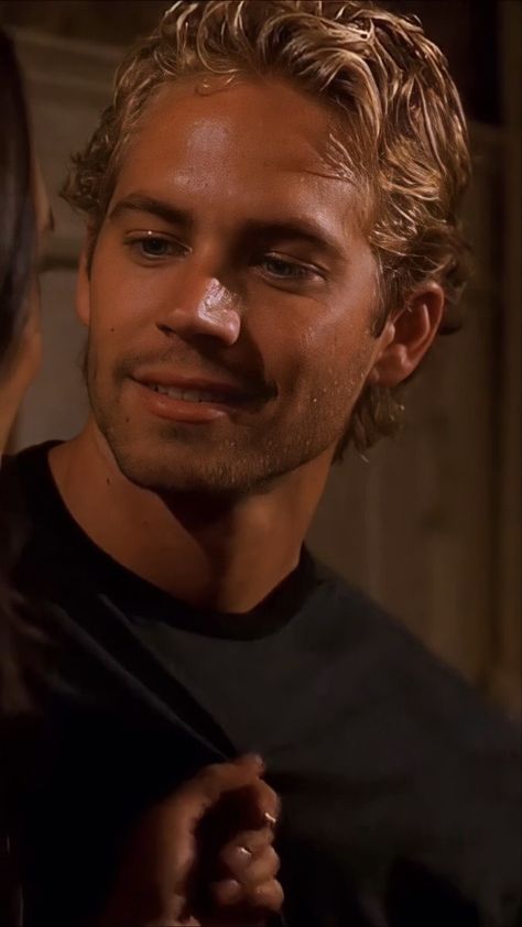 Paul Walker 90s Aesthetic, Paul Walker Wallpaper Aesthetic, Paul Walker 90s, Paul Walker Hot, Paul Walker Wallpaper, To Fast To Furious, 2 Fast 2 Furious, Fast 2 Furious, Fast And Furious Cast