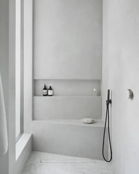 Decor Ikea, Interior Minimalista, Wet Room, Bathroom Shower Tile, Bathroom Trends, Minimalist Bathroom, Wet Rooms, Bathroom Inspo, Shower Design