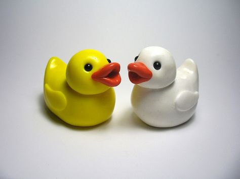 ducks from Quernus crafts Polymer Clay Rubber Duck, Duck Polymer Clay, Polymer Clay Duck, Clay Duck, Clay Birds, Clay Moulding, Clay Magnets, Quack Quack, Rubber Ducks