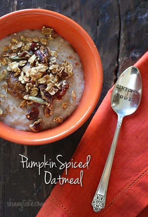 A warm, creamy bowl of pumpkin spiced oatmeal is a great way to start your morning! High in fiber and heart healthy whole grains, this breakfast will fill you up and keep you satisfied until lunch. Skinnytaste Breakfast, Fiber Breakfast, Spiced Oatmeal, Whole Grain Oatmeal, High Fiber Breakfast, Pumpkin Granola, Peanut Butter Breakfast, Balsamic Pork, Baked Oatmeal Cups