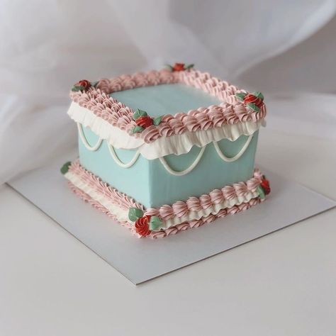 Minimalist Cakes, Vintage Pasta, Wedding Cake Recipe, Pretty Dessert, Cute Baking, Mini Blue, Pretty Birthday Cakes, Cute Birthday Cakes, Just Cakes