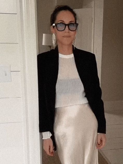 This 50-Year-Old Mom Went Viral on TikTok for Her Style—See Her 6 Essentials Surf Mom Style, 50 Year Old Mom Outfits, 50 Year Old Outfits, Style For 50 Year Old Women, Old Mom Outfits, Women 50 Years Old Fashion, 50 Year Old Fashion, Fashion For 50 Year Old Women, Lina Outfit