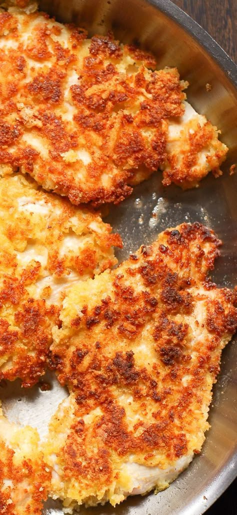 Parmesan Crusted Chicken Cast Iron Skillet, Parmesan Crusted Chicken Pan Fried, Healthy Pan Fried Chicken, Panko Crusted Chicken Fried, Fried Chicken And Pasta Recipes, Crispy Skillet Chicken, Paneed Chicken Recipes, Pounded Chicken Recipes, Breaded Chicken With Pasta