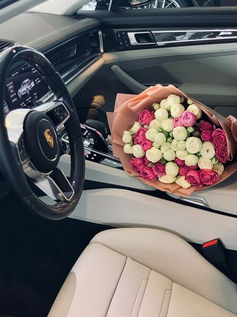 Porsche Cayenne Interior, Porsche Garage, Porsche Macan Gts, Black Porsche, Porsche Panamera Turbo, Luxury Couple, Porsche Classic, Porsche Taycan, Car Goals