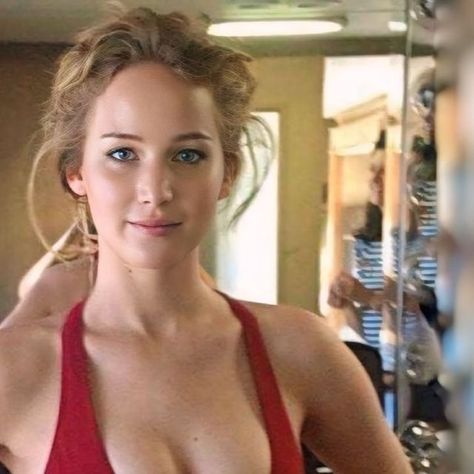 Jennifer Lawrence 🤍 on Instagram: "Beauty ❤️ #jenniferlawrence" Jennifer Lawrence Young, Kawaii Cosplay, Hollywood Actress, After Divorce, Instagram Beauty, Jennifer Lawrence, Jennifer Lopez, Summer Fashion, Hollywood