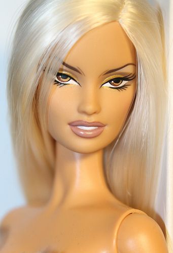 Versace 2004 | Flickr - Photo Sharing! Bibble Barbie Side Eye, Bratz Doll Face, Nyc Socialite, Meme Berbie, Barbie Doll Face, Barbie Trend, Barbie Meme, Barbie Funny Meme Face, Pretty Barbie