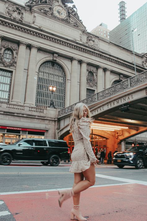 Nyc Indoor Photoshoot, Grand Central Photoshoot, Grand Central Station Photoshoot, Central Station New York, Photoshoot Moodboard, Nyc Photoshoot, New York Fits, Vacation Fashion, Brand Shoot