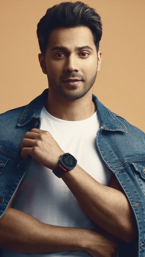 Varun Dhawan Outfit, Varun Dhawan Long Hair, Varun Dhawan Dressing Style, Varun Dhawan Body, Varun Dhawan Instagram, Varun Dhawan Photos, Virat Kohli Instagram, Pencil Drawings Of Girls, Celebrity Art Portraits