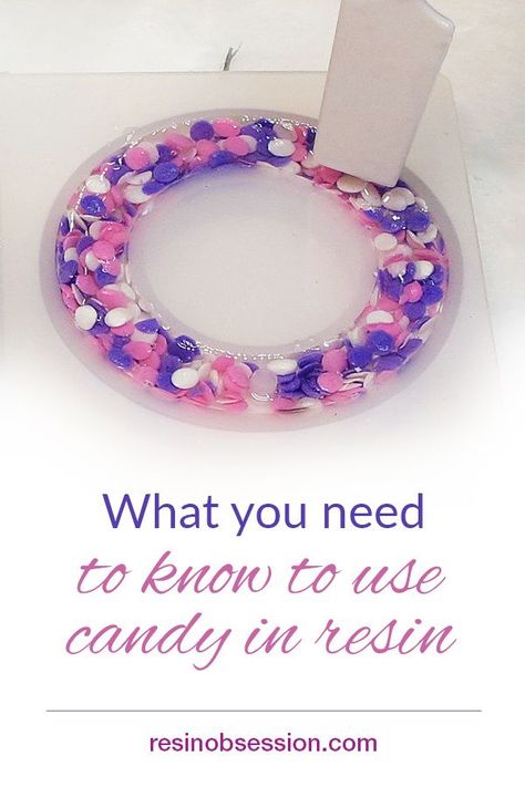 Want to put candy in resin? HOLD ON! Here's what you need to know first. Click pin for the article with the important details. Resin Candy Art, Easter Resin Ideas, Resin Hacks, Resin Techniques, Resin Things, Resin Tips, Dandelion Paperweight, Resin Pouring, Resin Crafting