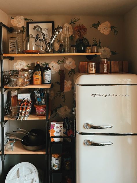 Vintage Kitchen Fridge, Vintage Style Fridge, Old Fashioned Fridge, Vintage Refrigerator Kitchen, Vintage Fridge Aesthetic, Vintage Fridge In Kitchen, Painted Faux Wallpaper, Fridge In Pantry, Retro Fridge Kitchen