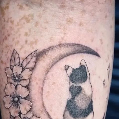 Bobinski Tattoo on Instagram: "🐈 By Vic @dip.dip.draw🌙 . . . #cattattoo #catandmoontattoo #floralmoontattoo #pettattoo" Calico Cat Tattoo, Cat Tattoo Designs, Calico Cat, Moon Tattoo, Cat Tattoo, Animal Tattoos, Tatting, Tattoo Designs, Tattoos