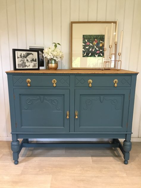 Painted Oak Furniture, Vintage Sideboard Upcycle, Restored Sideboard, Buffet Upcycle, Painted Sideboard Ideas, Fusion Mineral Paint Furniture Blue Pine, Sideboard Decor Ideas, Upcycled Gplan Sideboard, Armoire Redo