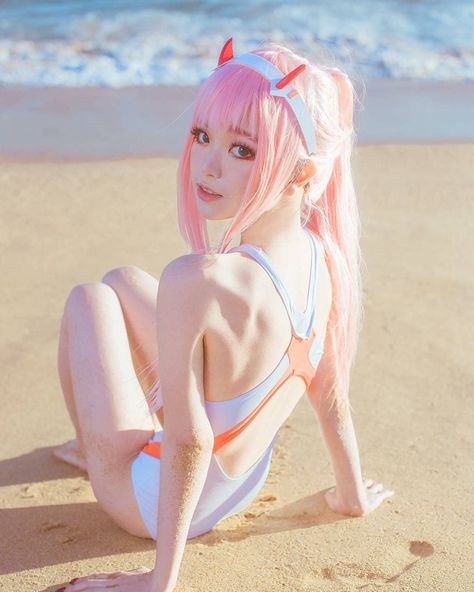 Zero Two Cosplay, Swimsuit Cosplay, Jessica Nigri, 강아지 그림, Alt Girls, 사진 촬영 포즈, Kawaii Cosplay, Female Pose Reference, Body Reference Poses