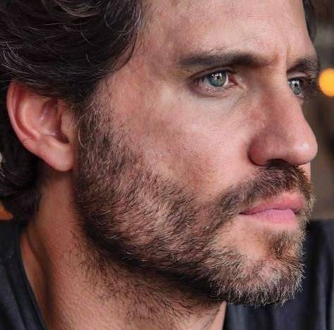 Guapisimo lawd have mercy #edgarramirez looking gorgeous 🔥 loved you since #thebourneultimatum then in vantage point you stole my heart 💯 Javier character was just hot af in everything good looking, great performance, badass #specialforces military action 🙌 Edgar Ramírez I Love Edgar, Edgar Ramirez, Surgical Tech, Scruffy Men, Socrates, Everything Is Awesome, Attractive People, Man Crush, A Sea