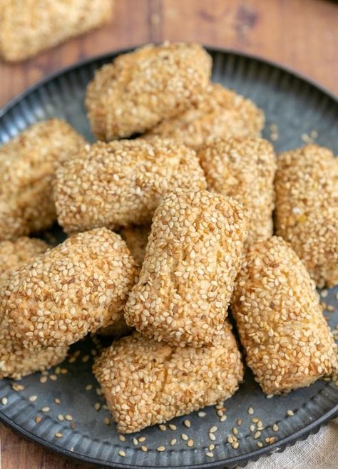 Italian Sesame Seed Cookies, Sesame Seed Cookies, Italian Treats, Italian Cookie Recipe, Seed Cookies, Sesame Cookies, Amaretti Cookies, Italian Christmas Cookies, Italian Cookie Recipes