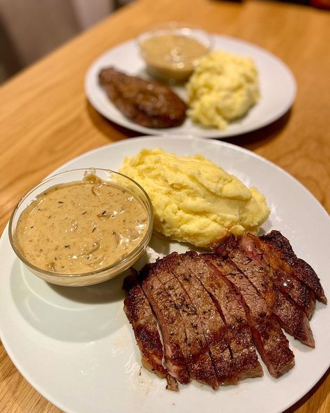 Steak Dinner Sweet Potato, Steak And Mashed Potatoes, Caveman Diet Recipes, Steak Night, Mash Potato, Caveman Diet, Cheese Butter, Dried Thyme, Sweet Ideas