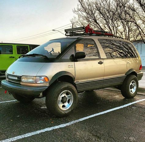 Toyota Estima Modified, Toyota Previa Camper, Lifted Minivan, Toyota Motorhome, Lifted Van, Mini Trucks 4x4, Toyota Van, Strange Cars, Tokyo Motor Show