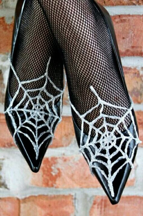 Spider Web Shoes, Witch Halloween Costume Diy, Glitter Spider Web, Halloween Costume Shoes, Witch Costume Diy, Diy Halloween Witch, Spider Costume, Best Friend Halloween Costumes, Witch Shoes