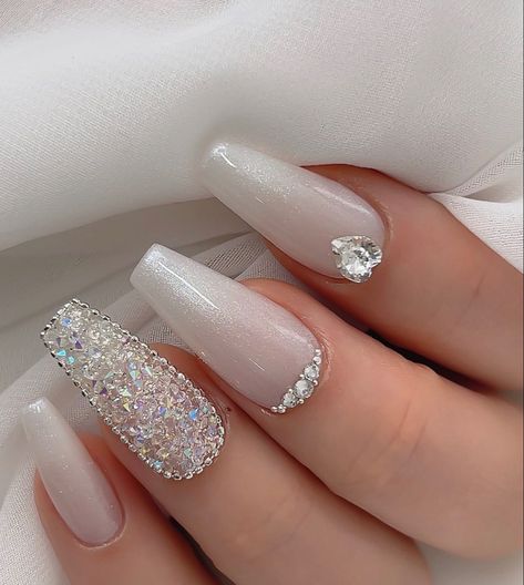 Bridal Nails Designs, Silver Nail Designs, Chic Nail Art, Silver Nail, Blush Nails, Nail Art Wedding, Deep Plum, Popular Nails, Silver Nails