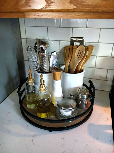 Kitchen Counter Inspiration, Kitchen Vignettes, Coffee Counter, Kitchen Counter Organization, Kitchen Ikea, Small Kitchen Storage, Kitchen Organisation, Kitchen Counter Decor, Counter Decor