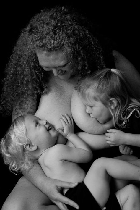 Mom’s Photography Project Is Normalizing Breastfeeding in the Most Stunning Way Body Positive Photography, Extended Breastfeeding, Breastfeeding Art, Exhausted Mom, Moms Photography, Real Images, Bonus Mom, Postpartum Body, Mom Guilt