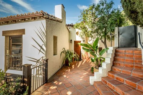 Stunning Spanish-Style Sanctuary in the Hollywood Hills | 2315 El Contento Dr — The Hollywood Home The Hollywood Home Spanish Townhouse, Los Angeles Nightlife, California Craftsman, Pool Guest House, Spanish Hacienda, Mexican Hacienda, Hollywood Hills Homes, Toluca Lake, Hollywood Bowl