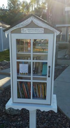 My Little Free Library Street Library Ideas, Lending Library Ideas, Free Library Box Ideas, Yard Library, Neighborhood Library, Mini Shed, Library House, Little Free Library Plans, Little Free Pantry